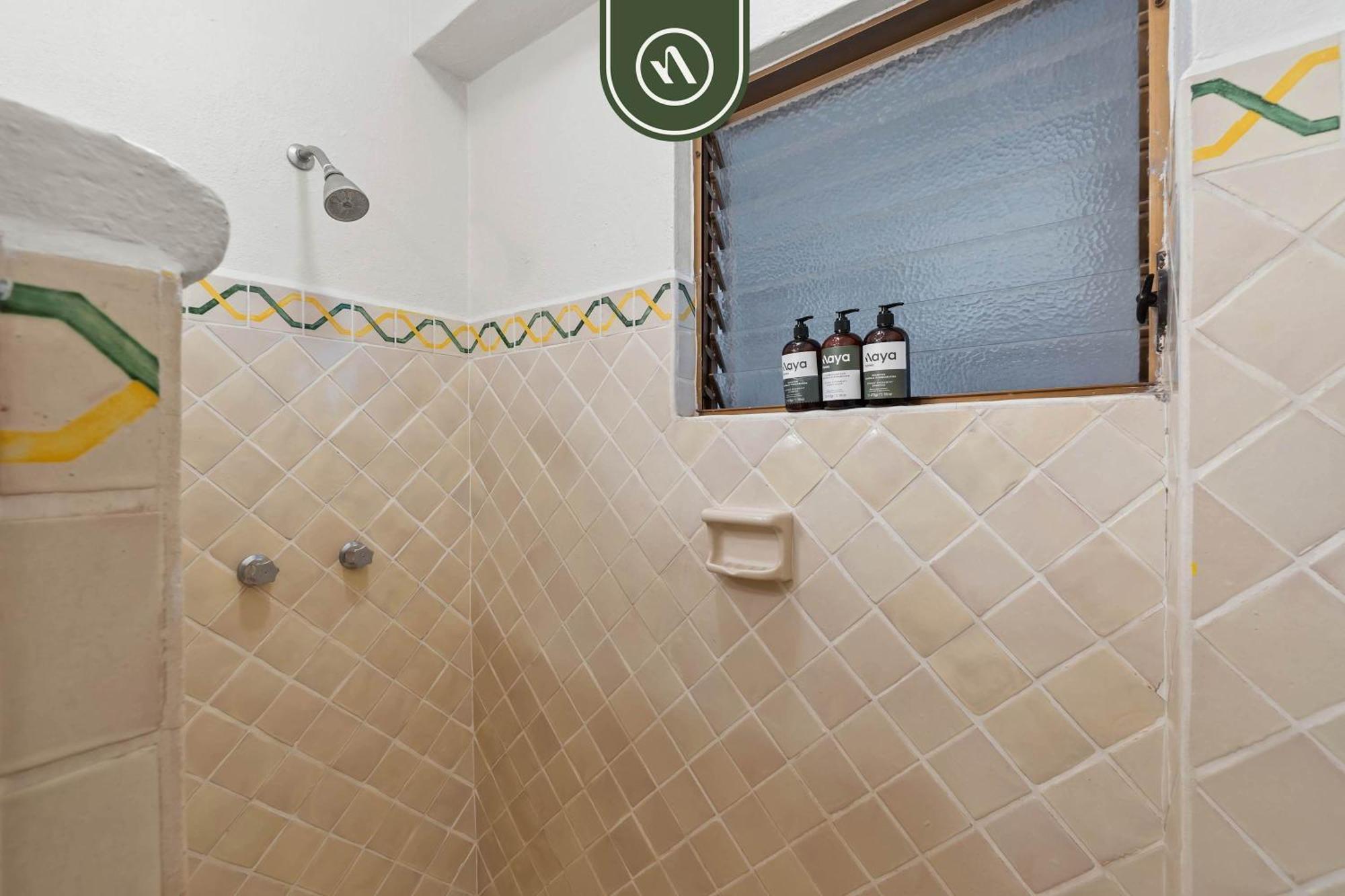 Beachfront Mexican Styled 3 Bedroom In Downtown Apartment *