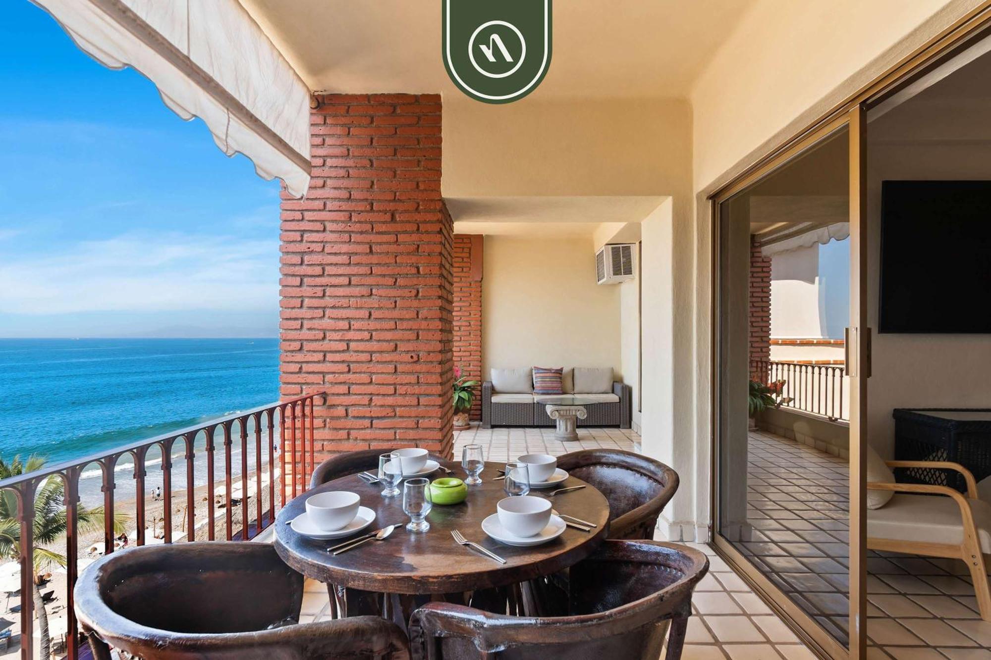 Apartment Beachfront Mexican Styled 3 Bedroom In Downtown Puerto Vallarta