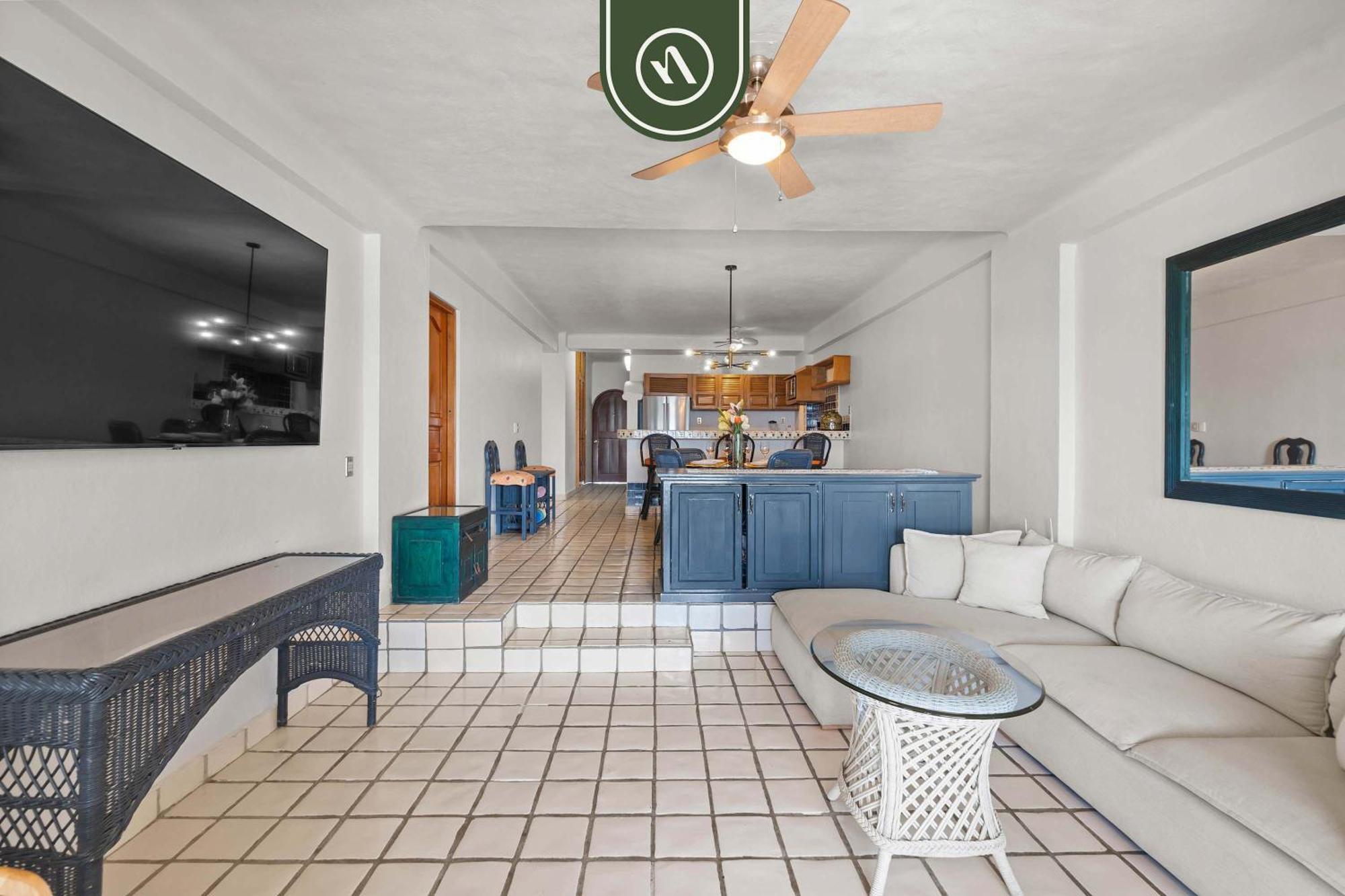 Apartment Beachfront Mexican Styled 3 Bedroom In Downtown