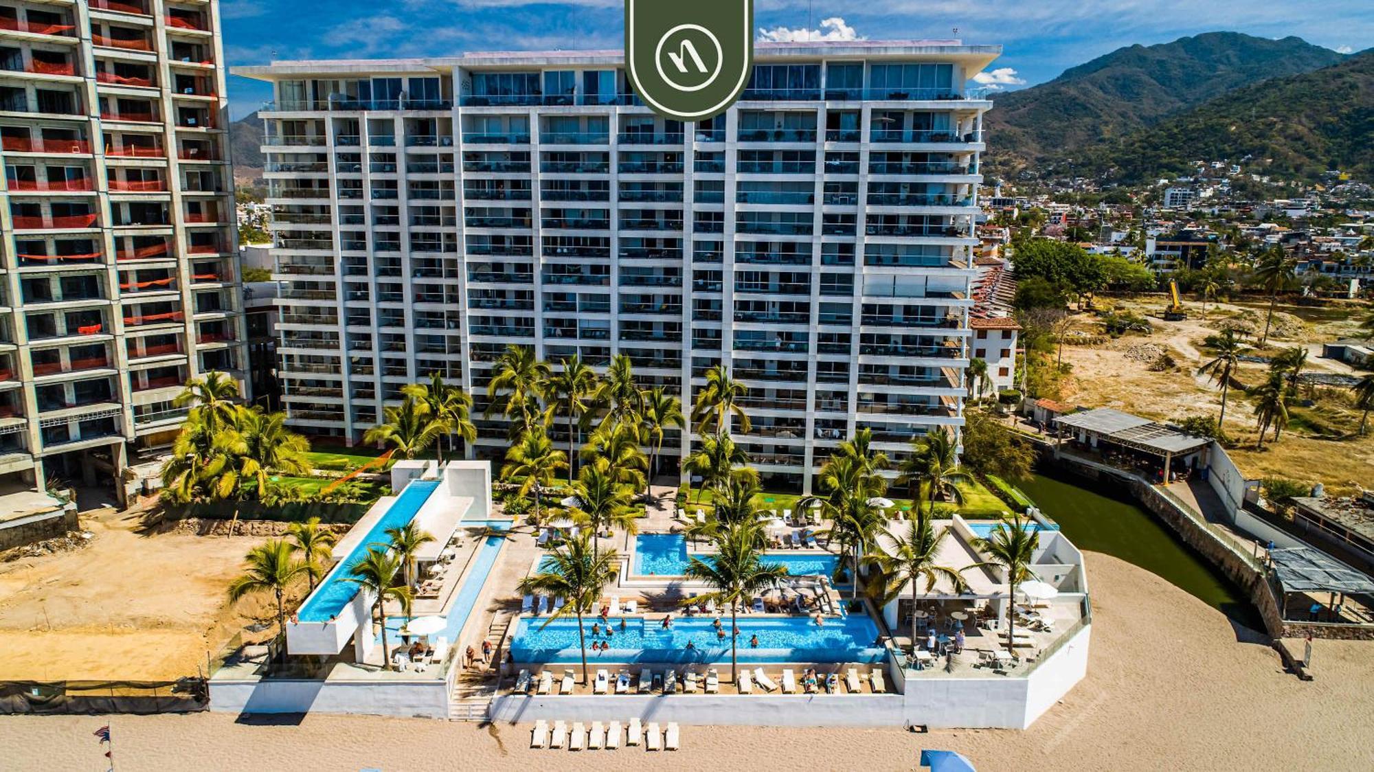 Apartment Amazing 1 Bedroom - Beachfront - Pools - King *