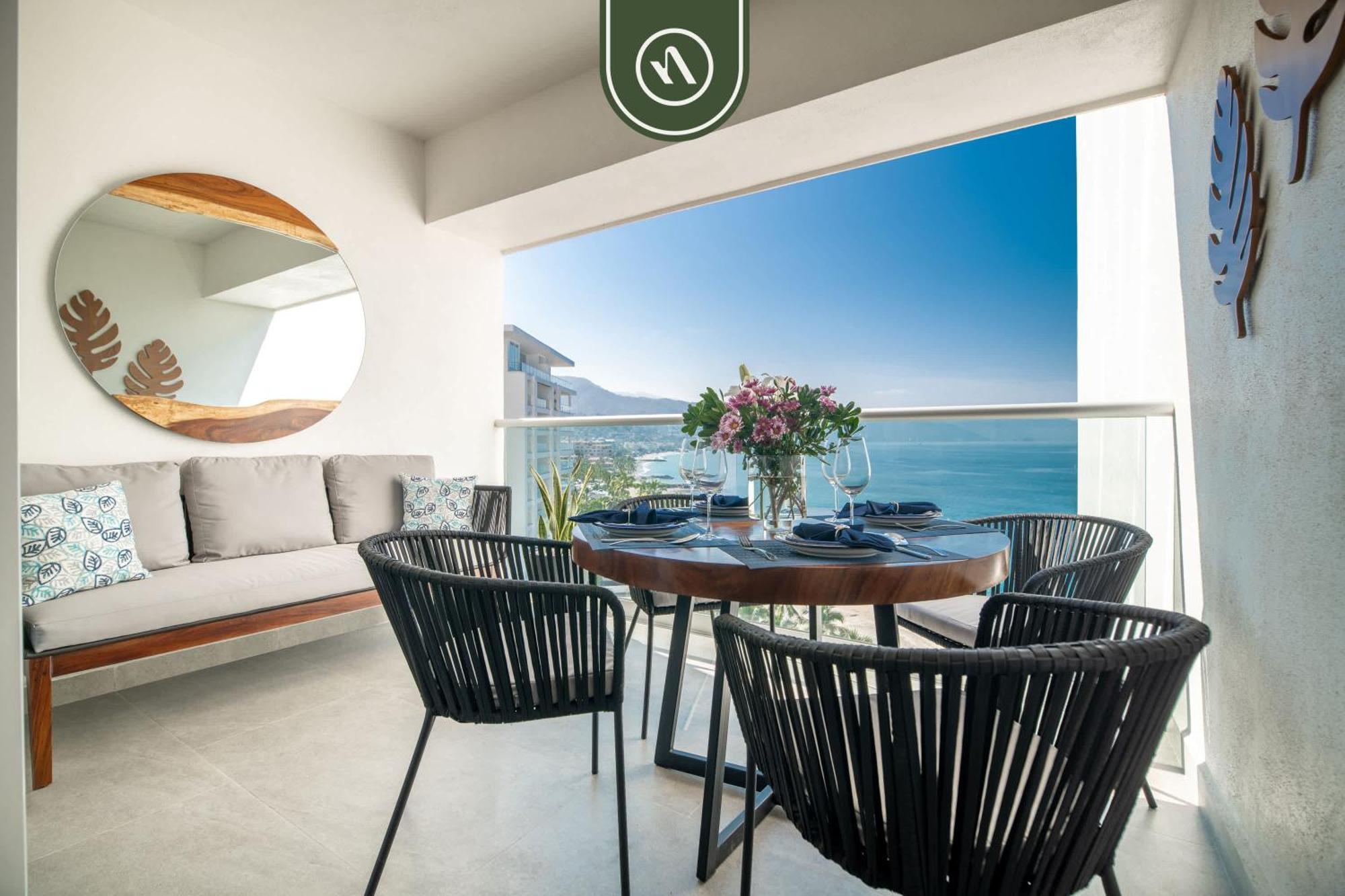 Amazing 1 Bedroom - Beachfront - Pools - King *