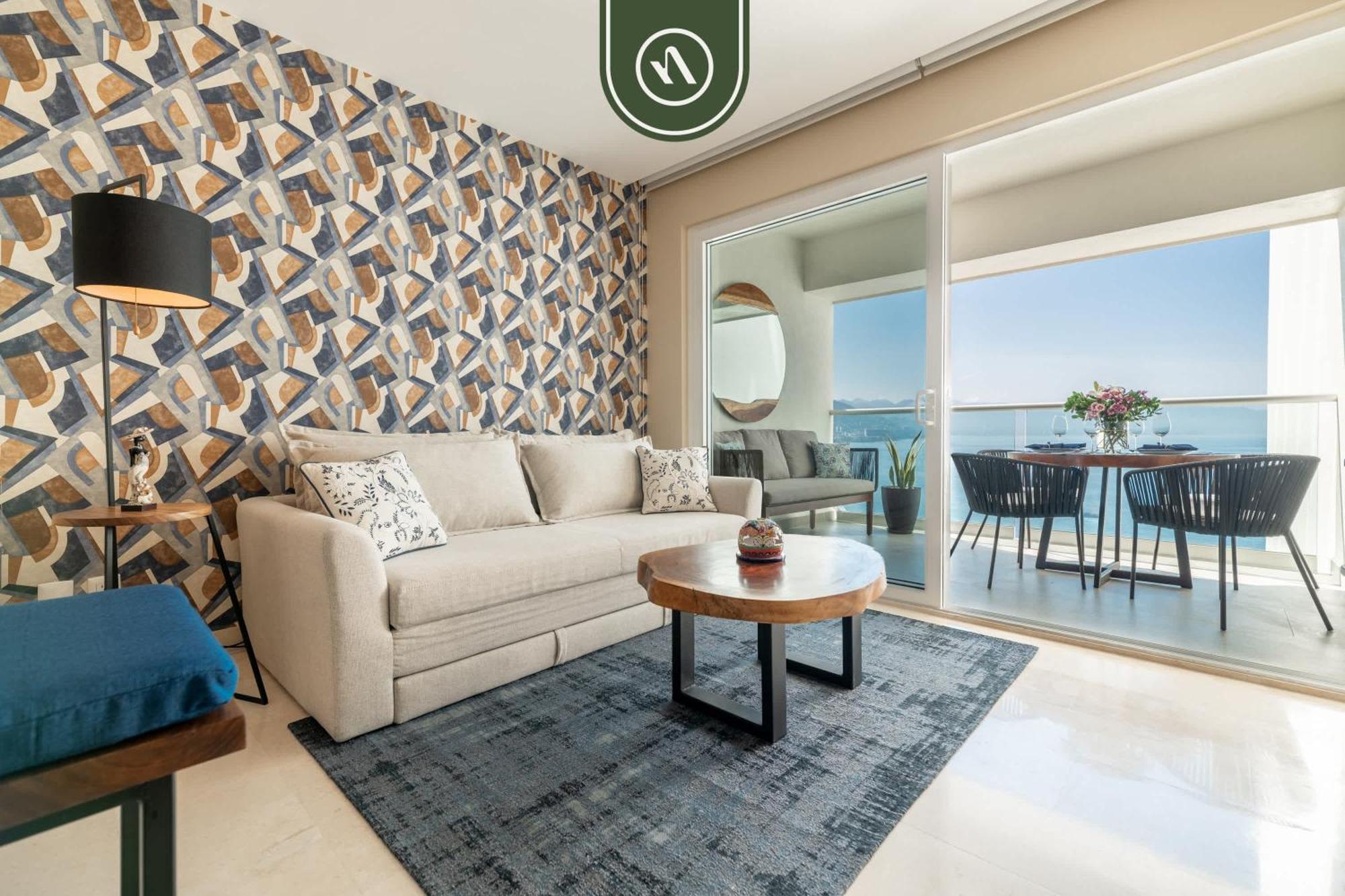 Amazing 1 Bedroom - Beachfront - Pools - King Puerto Vallarta
