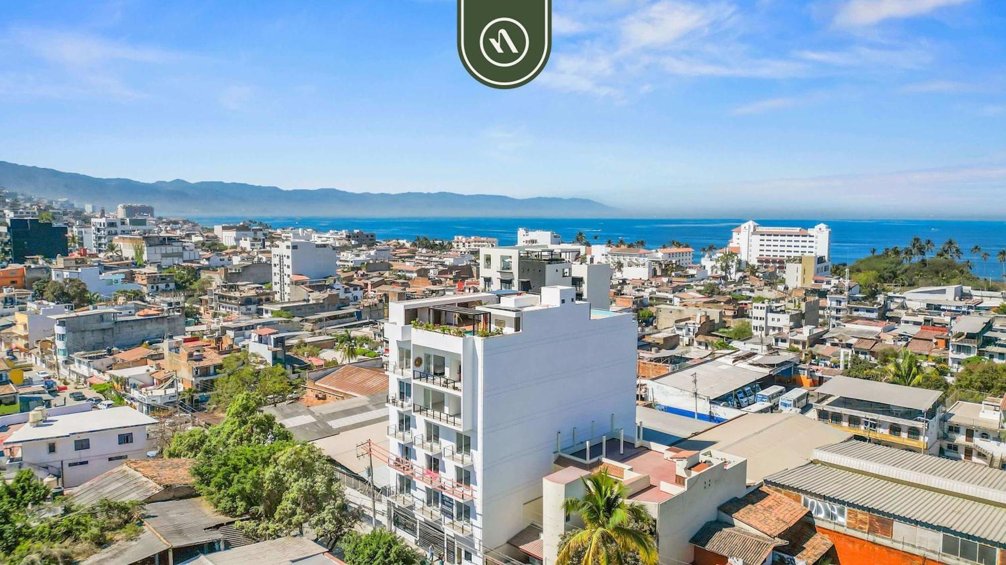 Boho 2 Bedroom - Dowtown - Rooftop Pool - Jacuzzi Puerto Vallarta