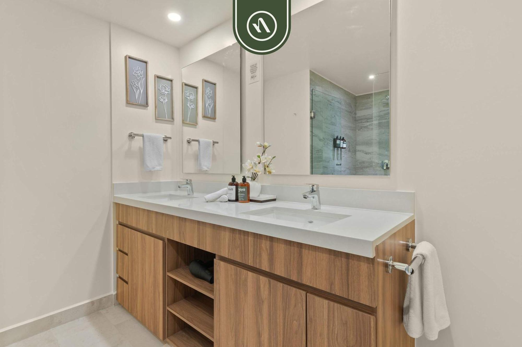 Stilysh 2br - Amazing Beachview - Pools