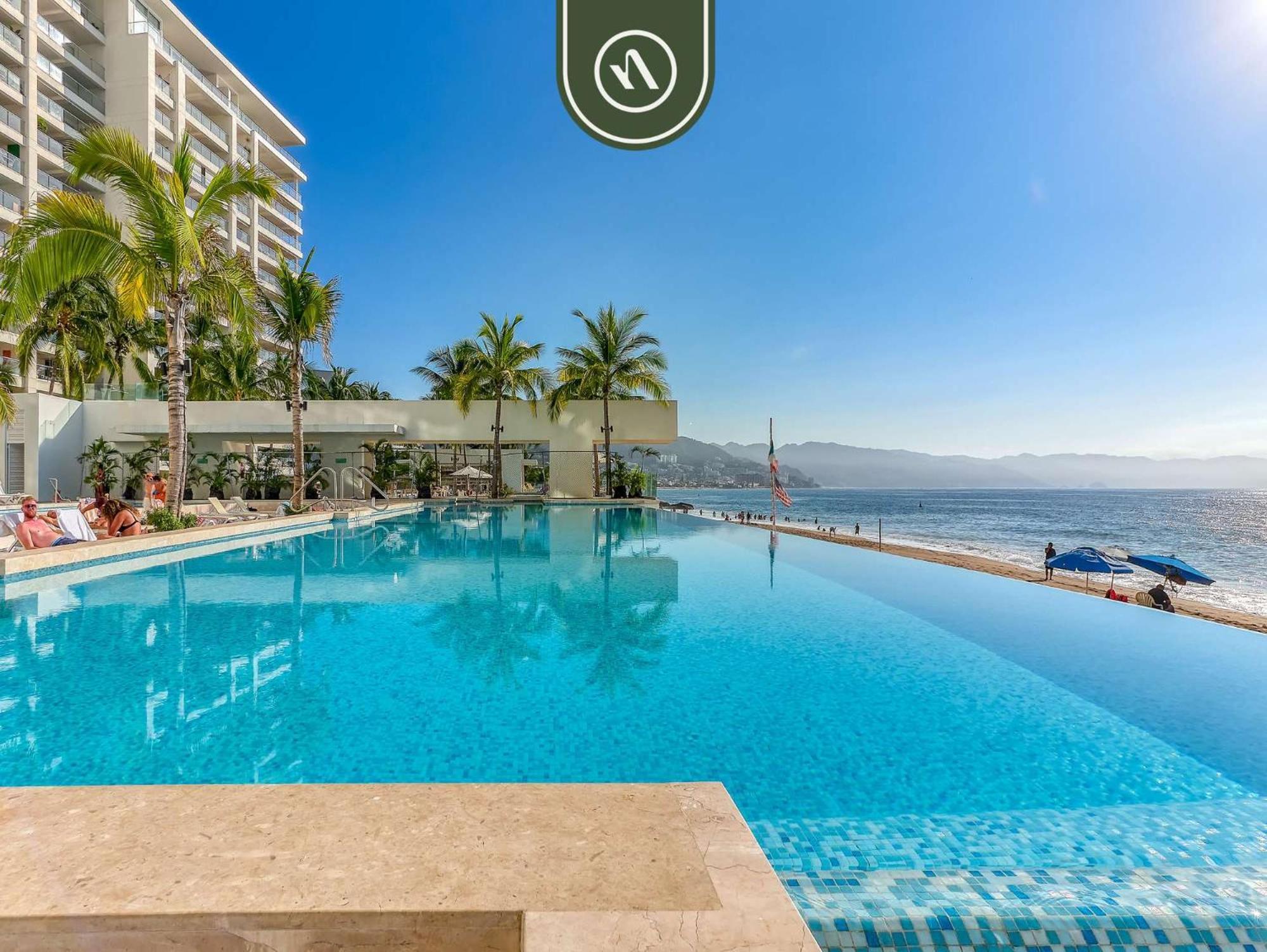 Stilysh 2br - Amazing Beachview - Pools * Puerto Vallarta