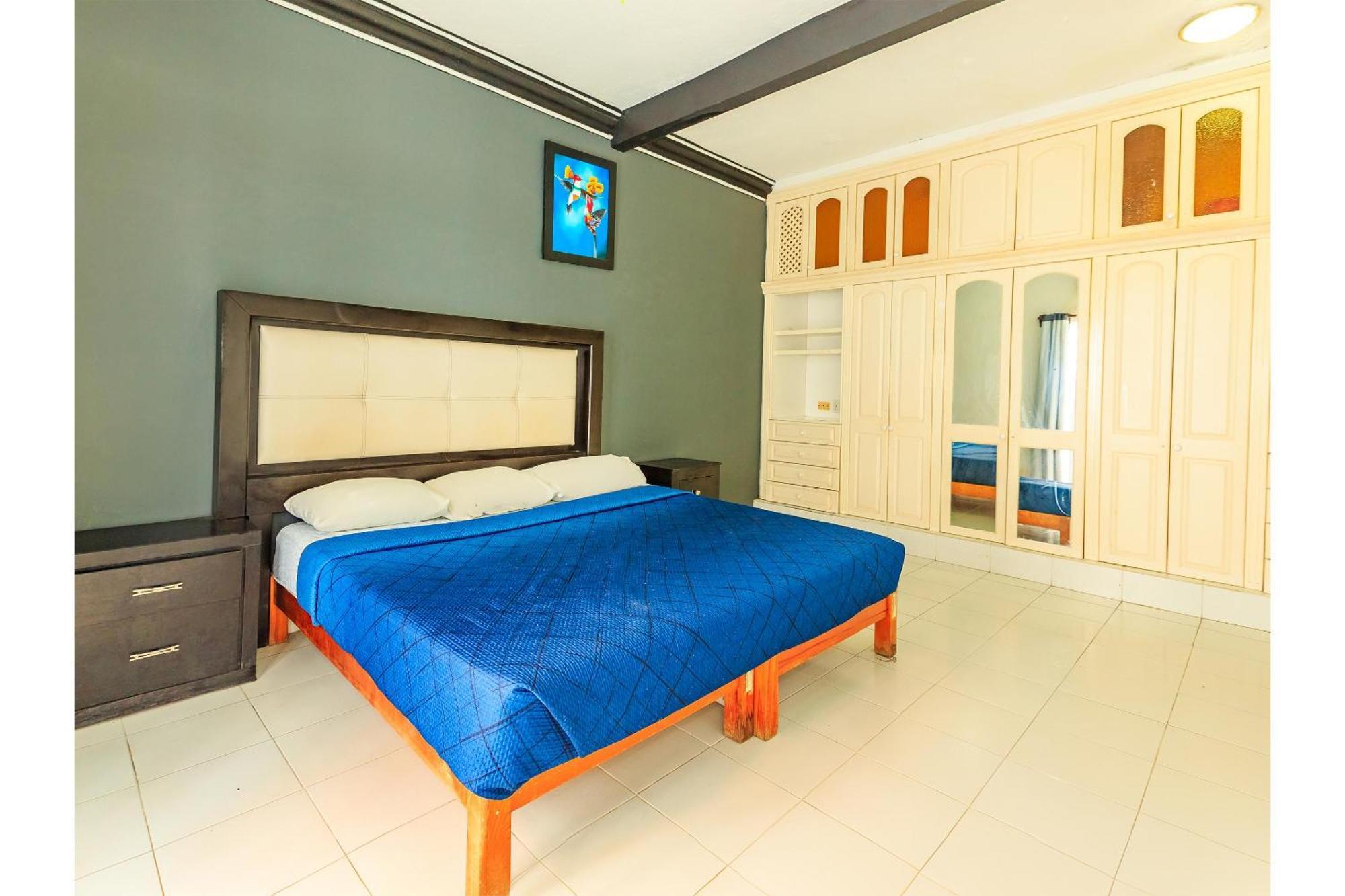 Oyo Casa Mission Hotel 3*