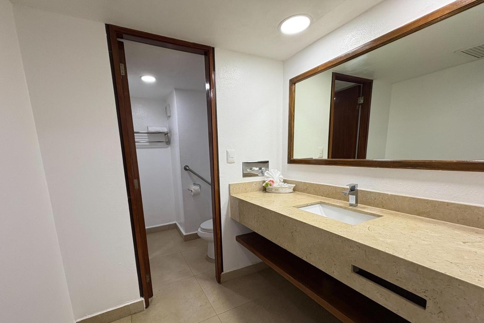 Amazing Ocean View! Access To The Pool & The Holiday home *