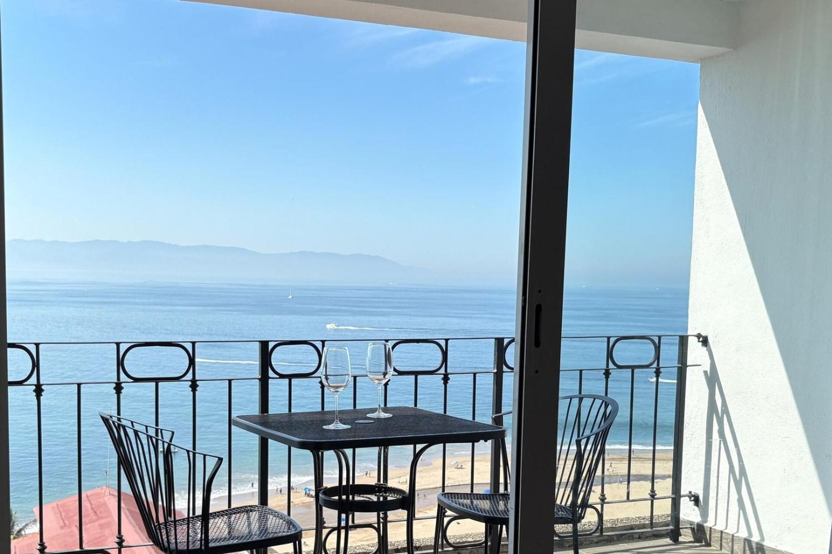Amazing Ocean View! Access To The Pool & The Holiday home