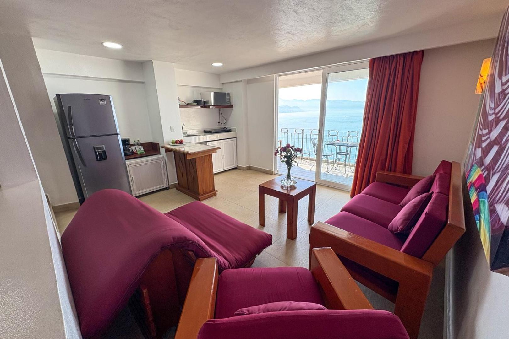 Amazing Ocean View! Access To The Pool & The