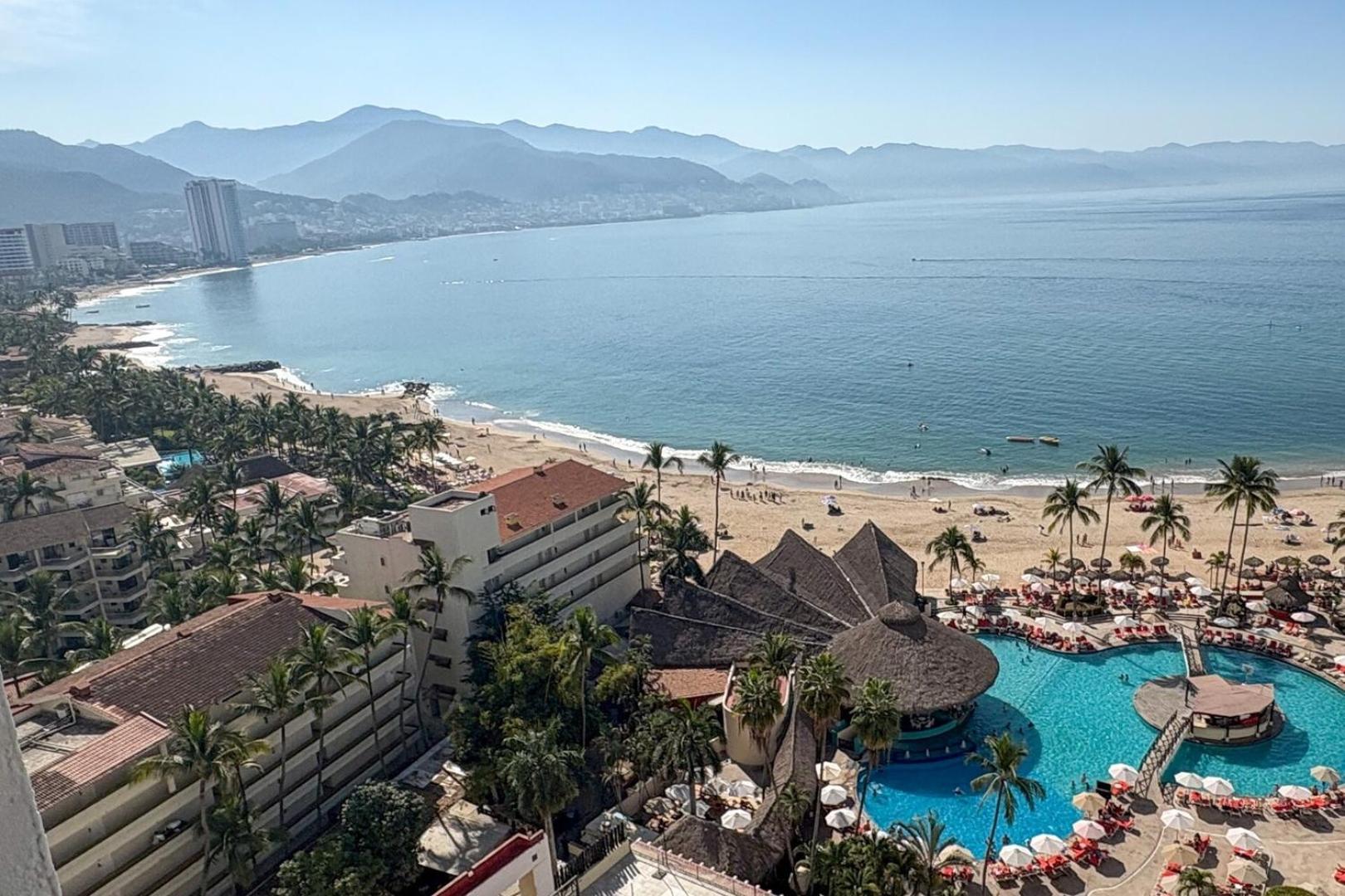 Amazing Ocean View! Access To The Pool & The Holiday home