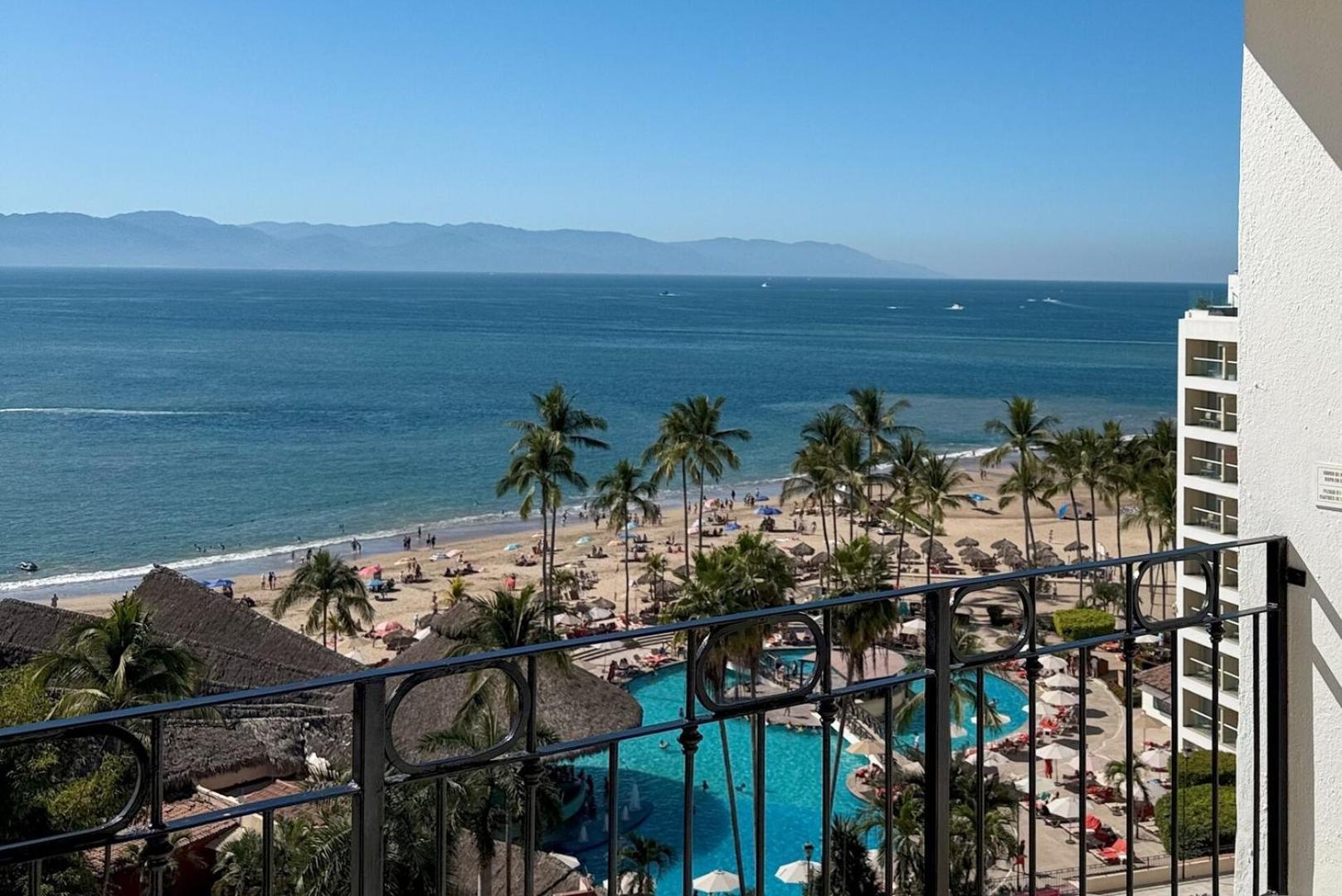 Holiday home Prime Beachfront Flat & Balcony! Puerto Vallarta