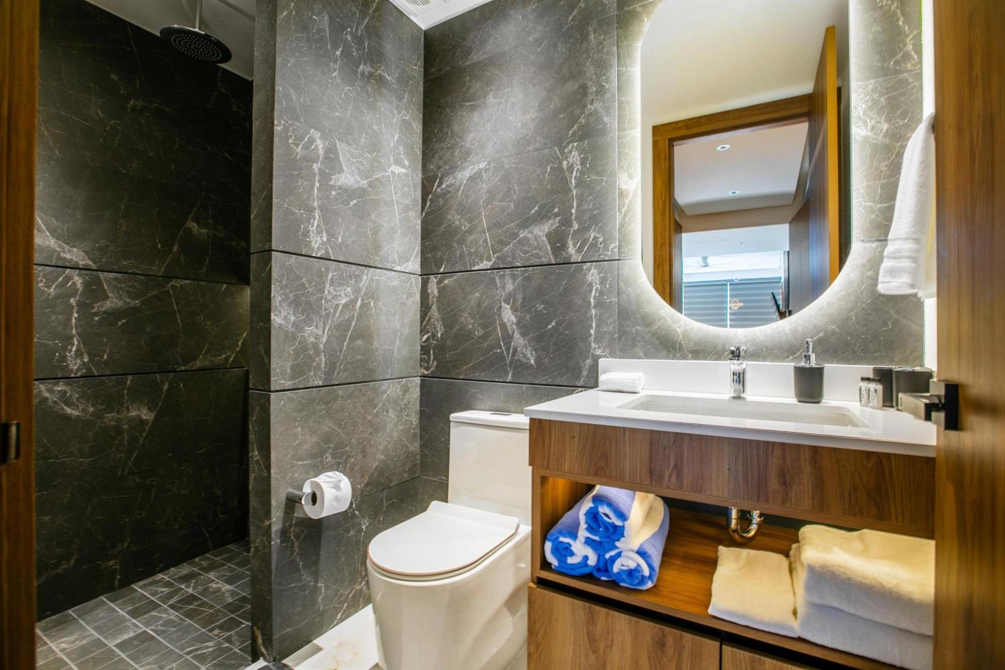 D'vine Escape: Luxury In Romantic Zone