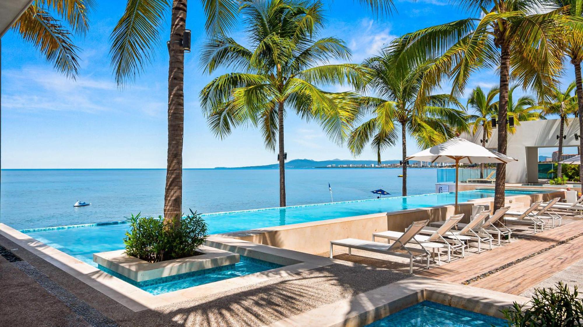 Holiday home 2 Bedroom Ocean View Penthouse At Harbor 171 With Lux Amenities