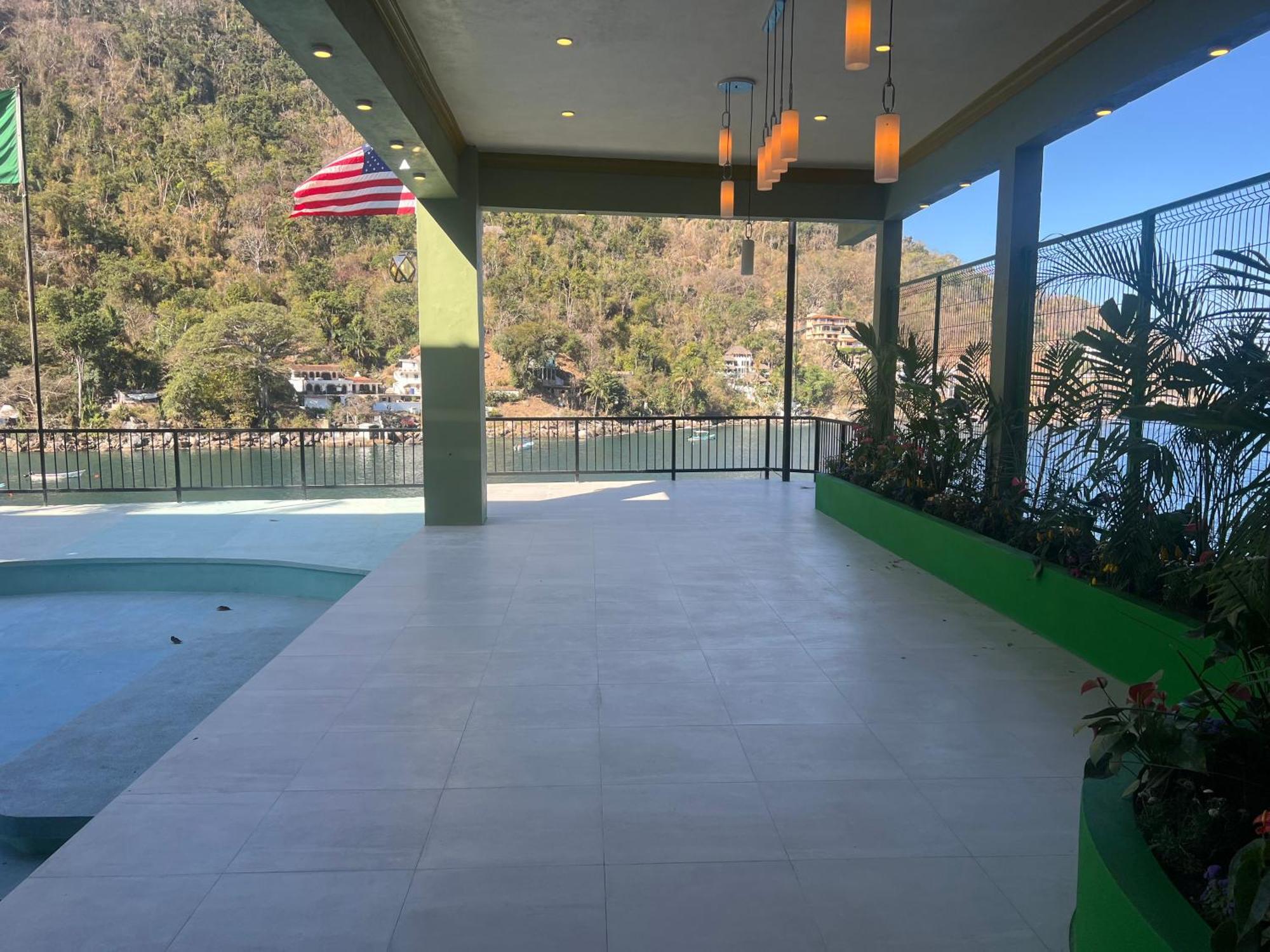 South Shore Armonia Luxury Boutique Inn