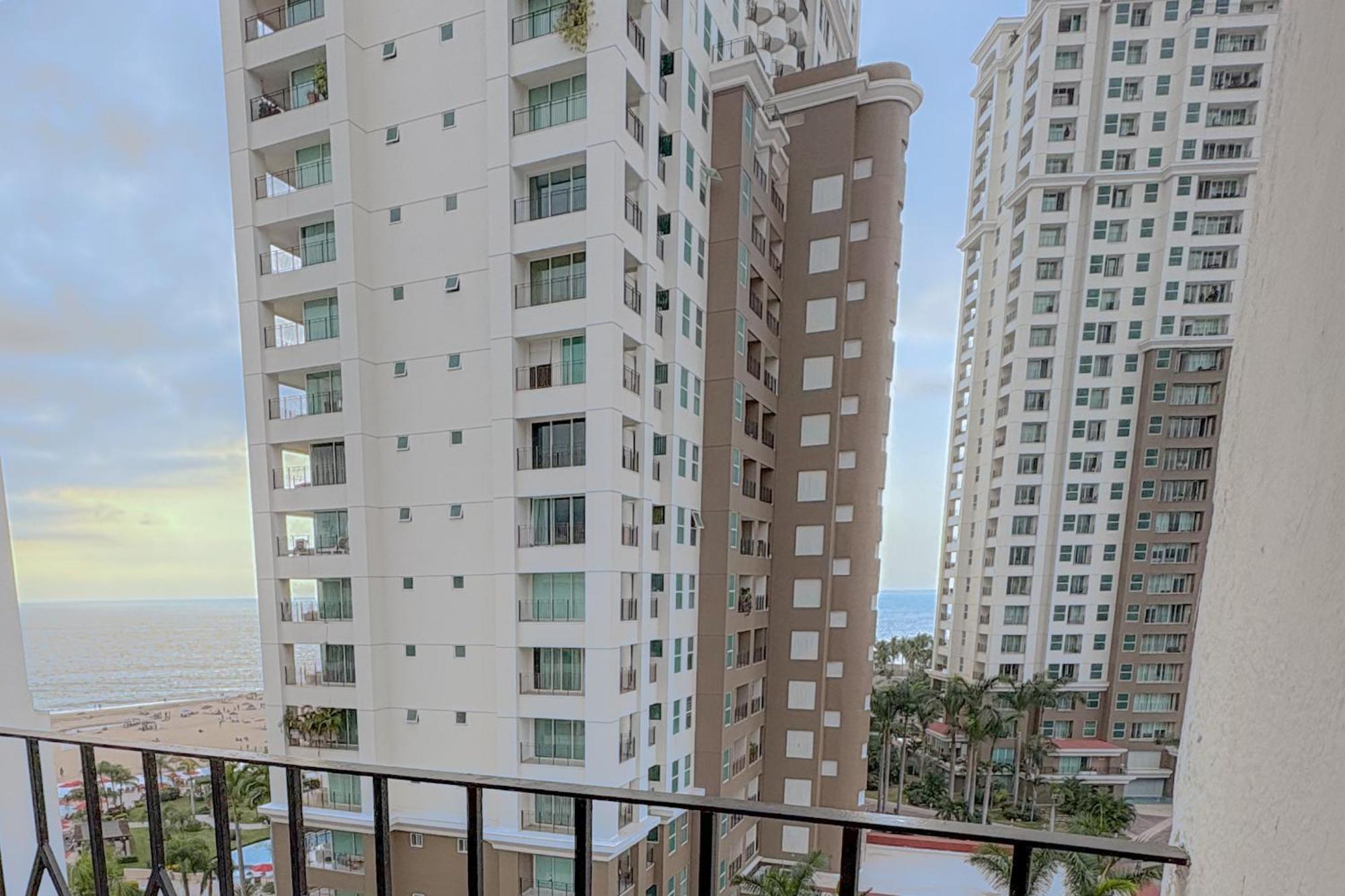 Apartment With Exclusive Beach Access! *