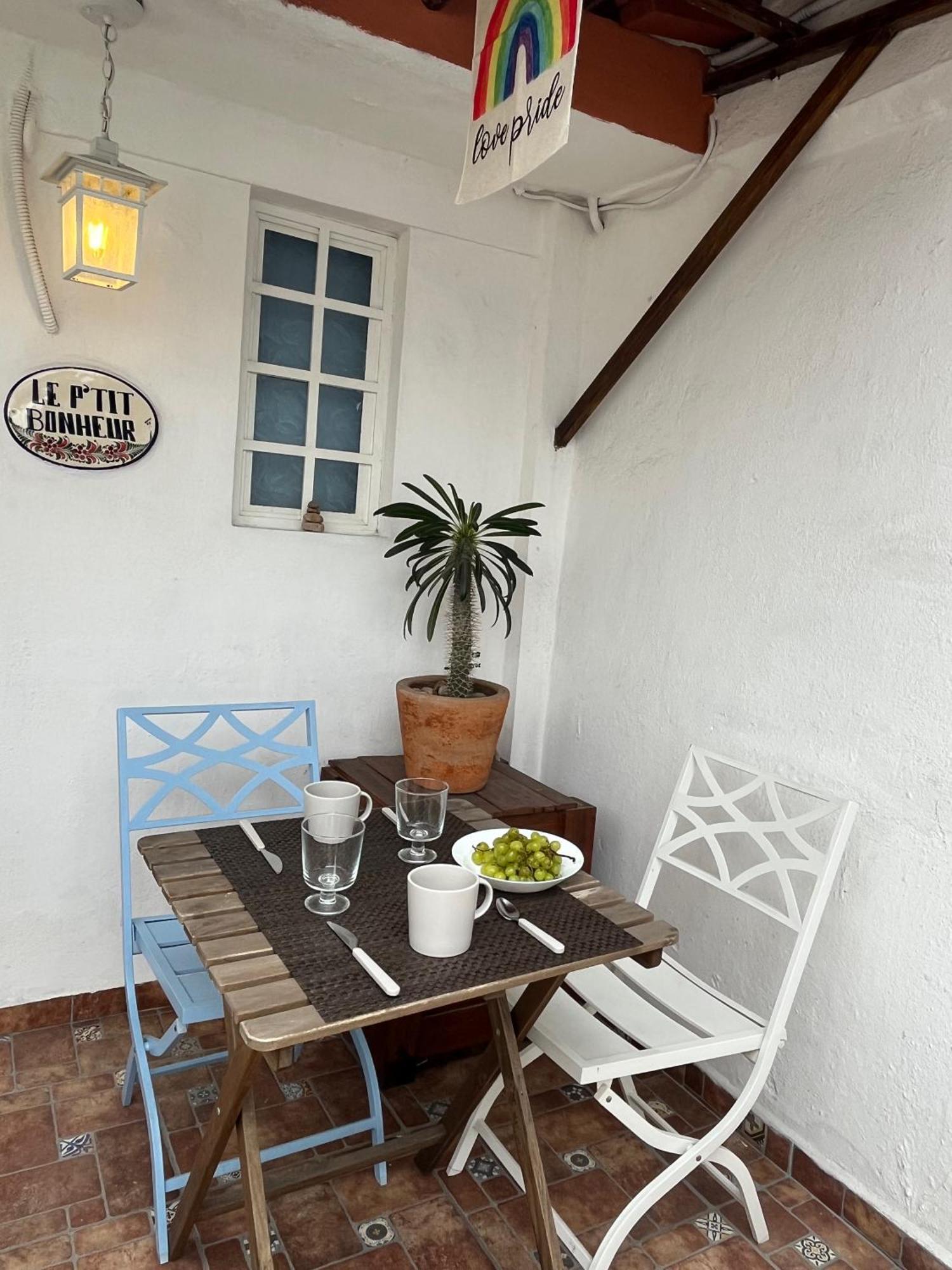 Le Petit Bonheur Terrace - Private Calm And View Apartamento