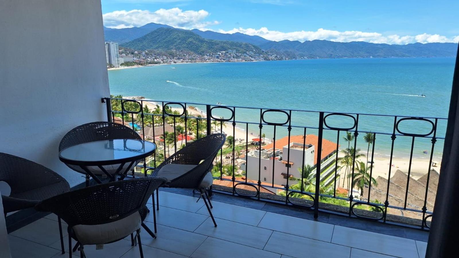 Frente Al Mar Apartahotel *