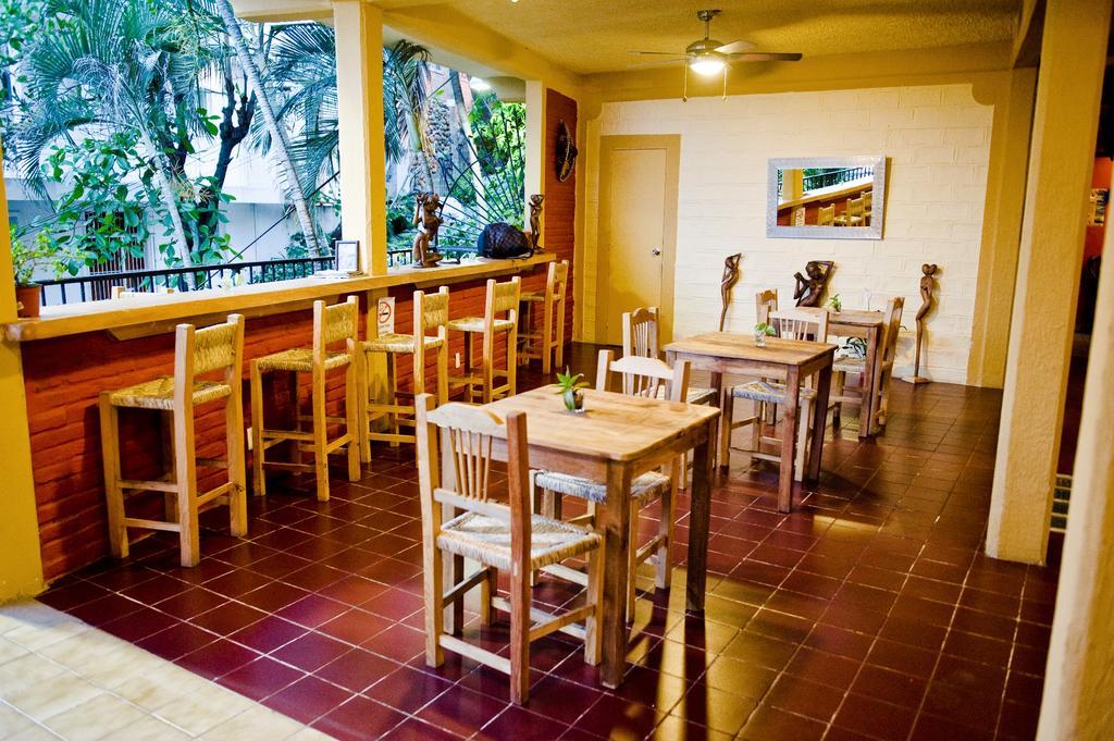 Vallarta Suites 3*