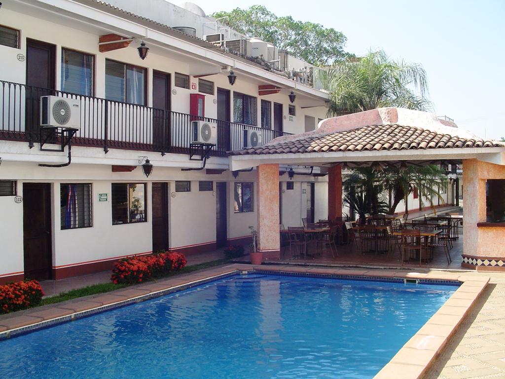 Hotel & Coral 3*