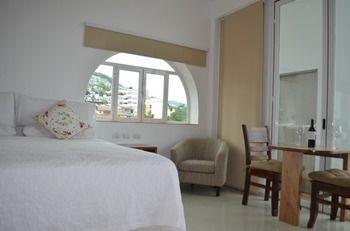 Hotel Andales On The Bay