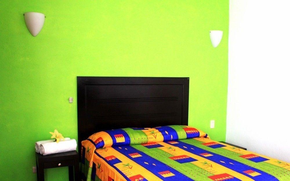 La Iguana Vallarta Lgbt Adults Only - Romantic Zone - Party Clubbing Street Hotel Puerto Vallarta