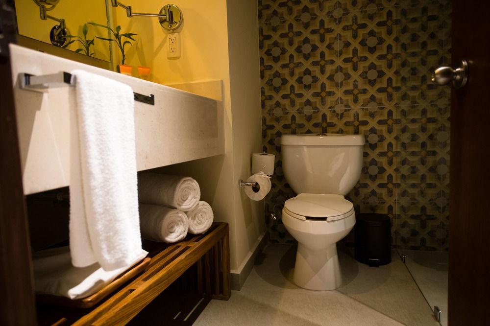 1242 Pacific Aparthotel