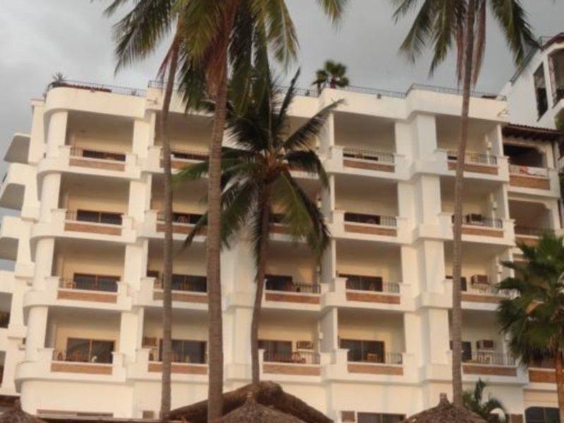 Hotel Emperador Vallarta Beachfront And Puerto Vallarta