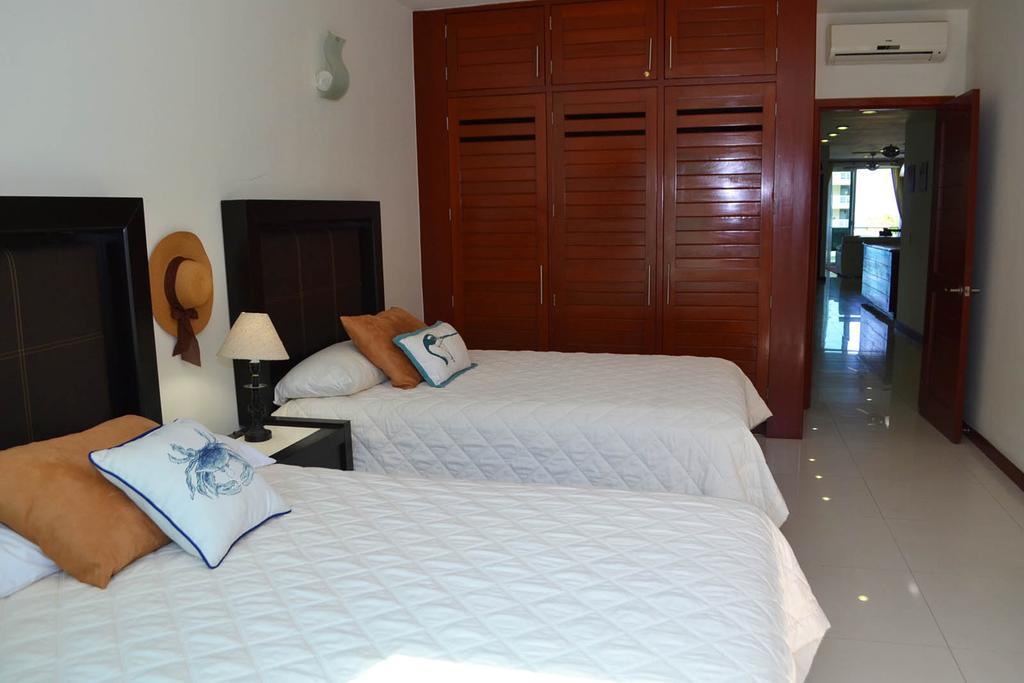 Torre Diamante 5 Apartment