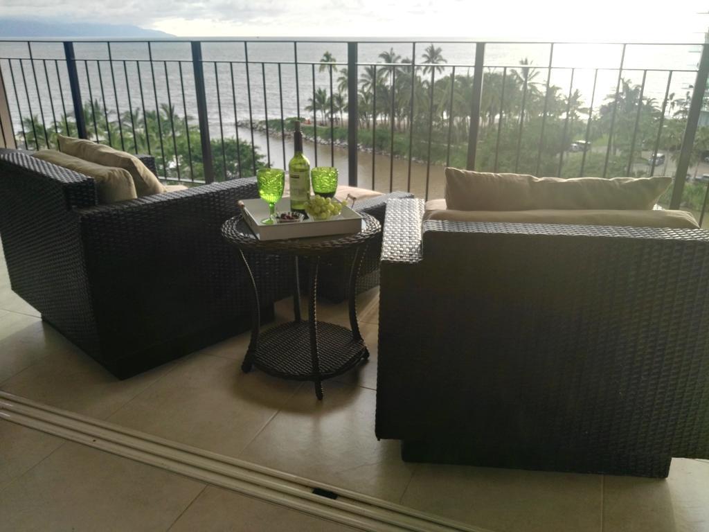 Luxury Ocean View One Bedroom Two Bathrooms Apartment *