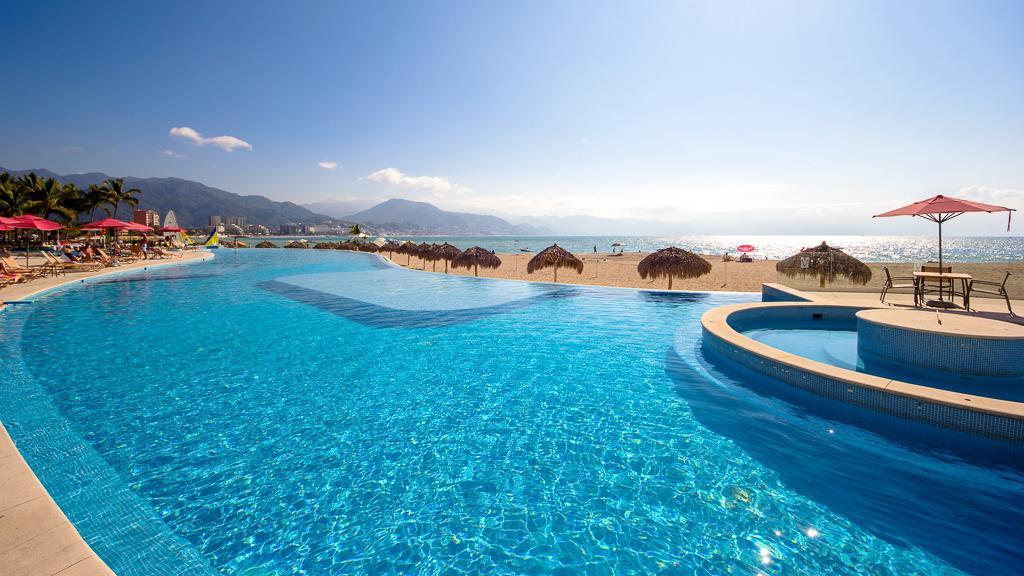 Luxury Ocean View One Bedroom Two Bathrooms Apartment