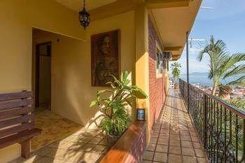 Vallarta Suites 3*