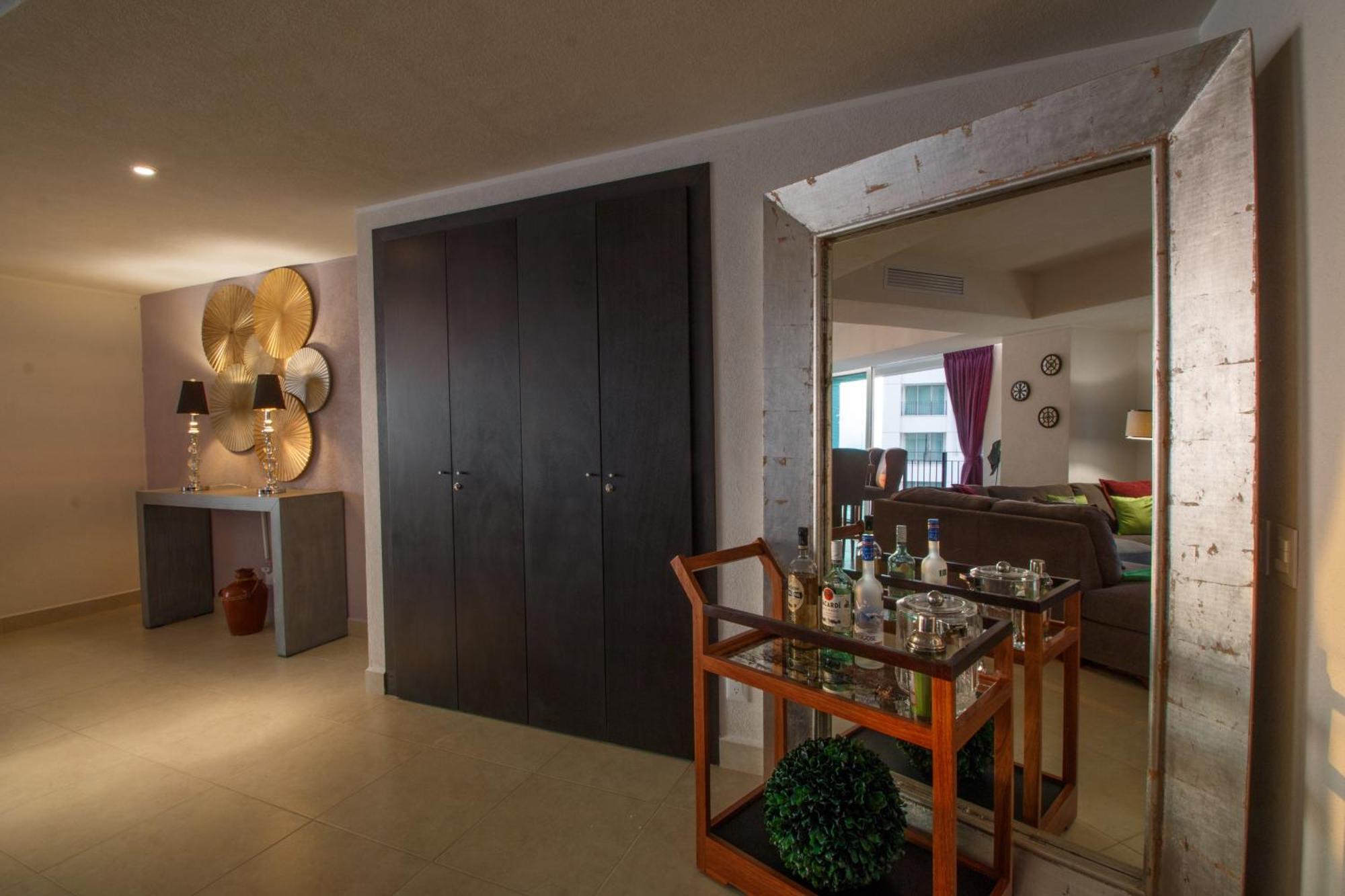 910-3000 Grand Venetian P.v. * Puerto Vallarta