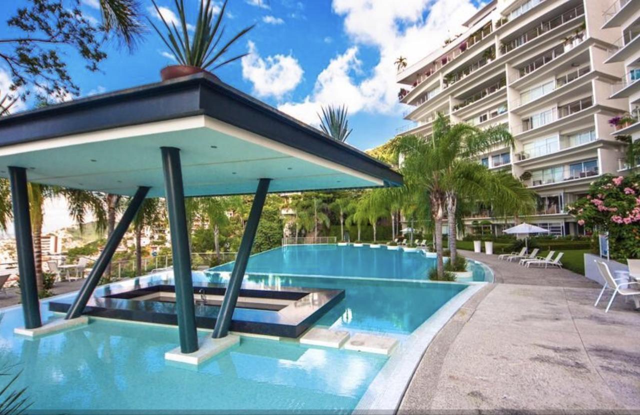 Paramount Bay *