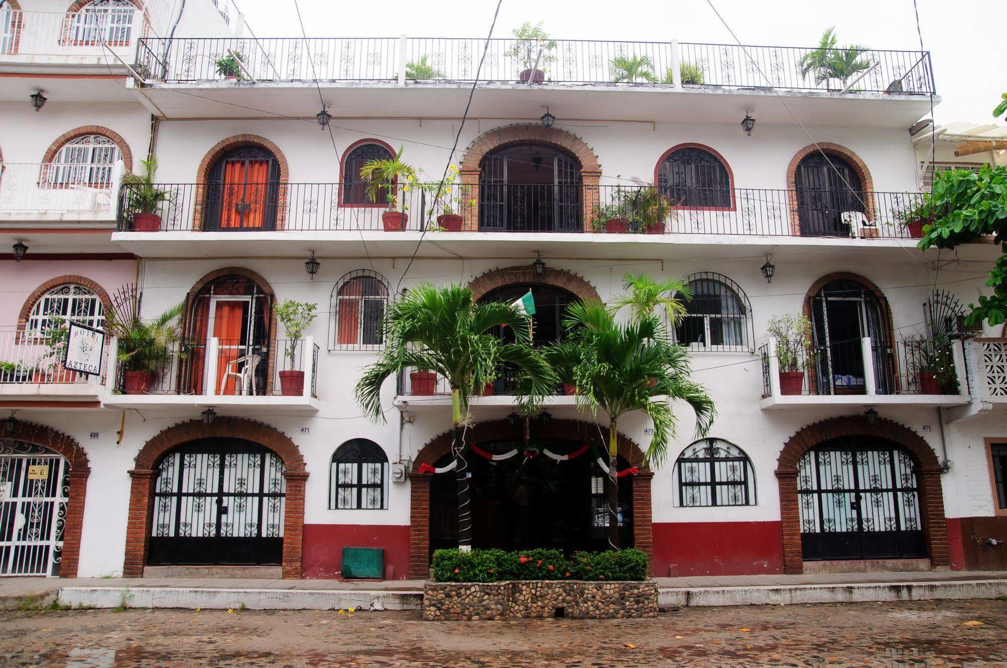 Hotel Azteca 2*