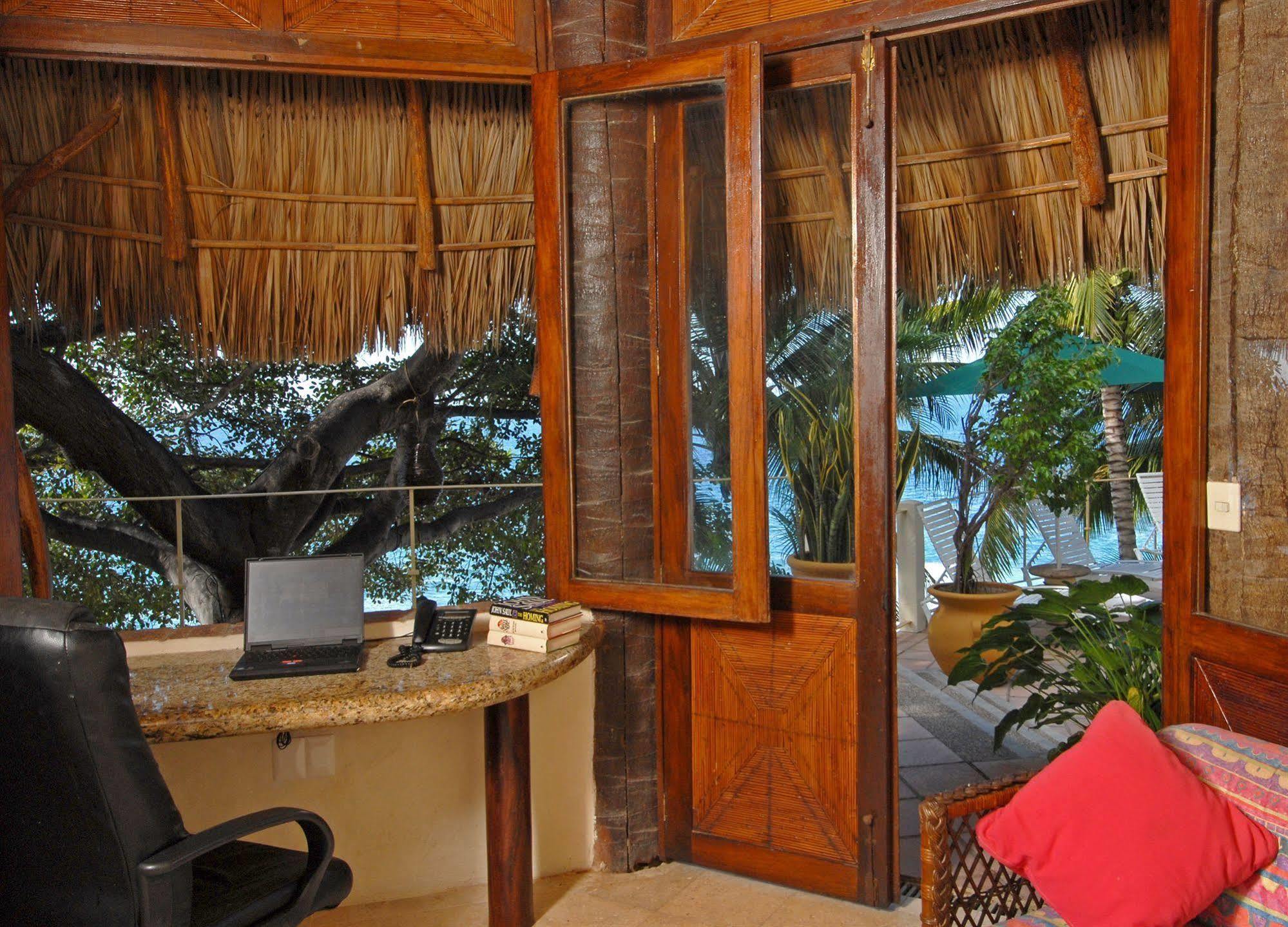 Casa De Las Palapas 4*