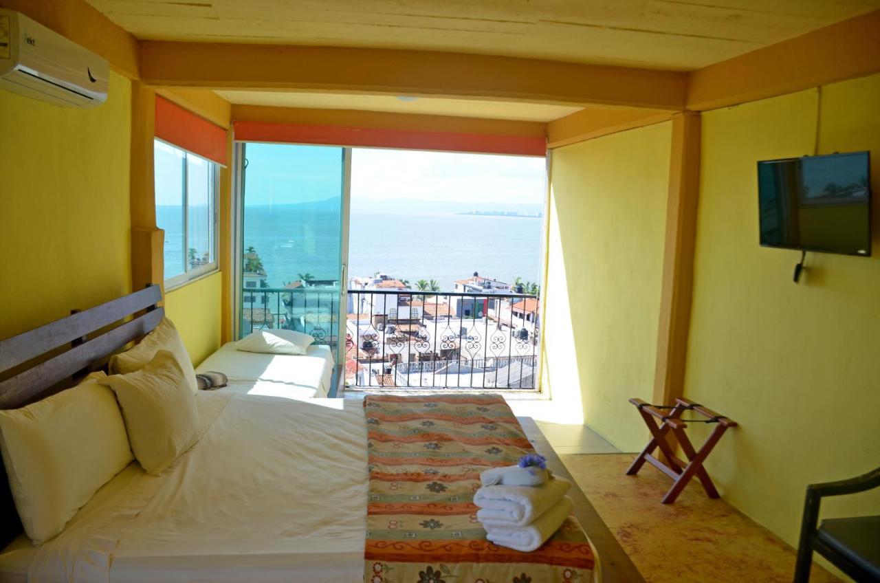 Vallarta Suites 3*