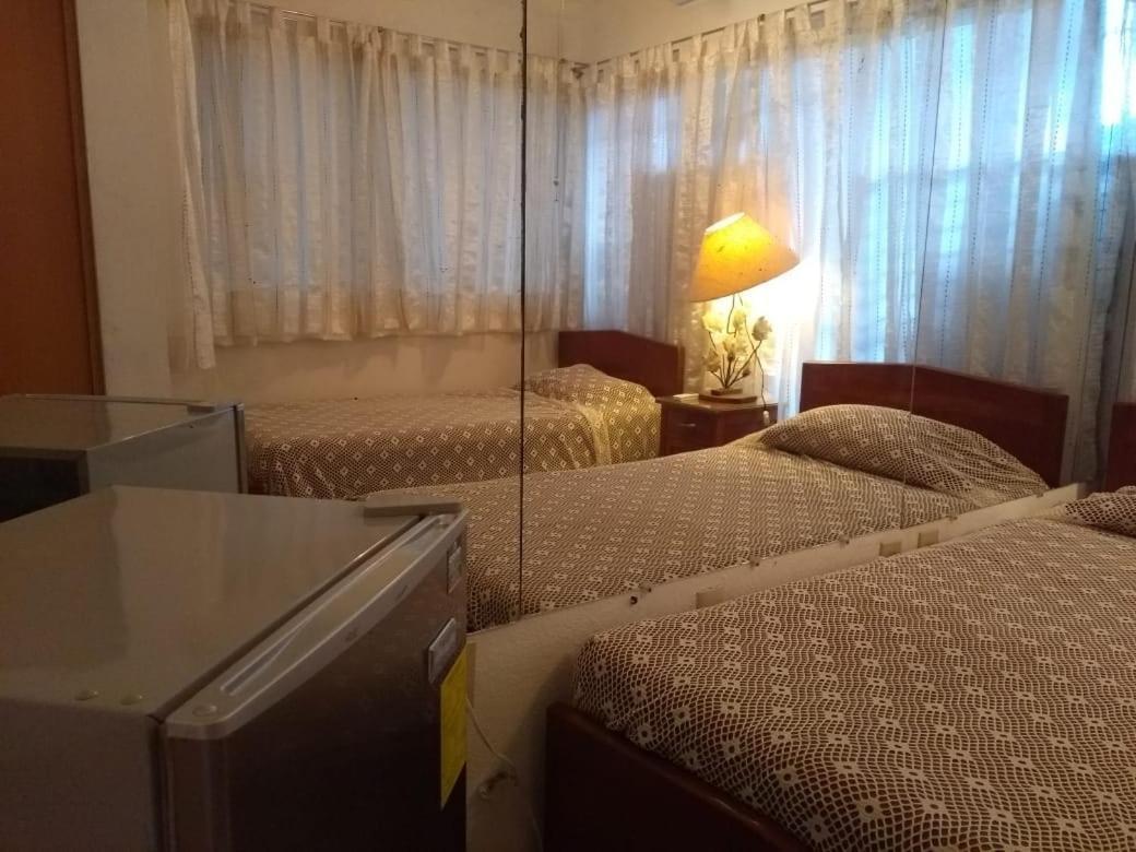 Casa Adriana Hostel *