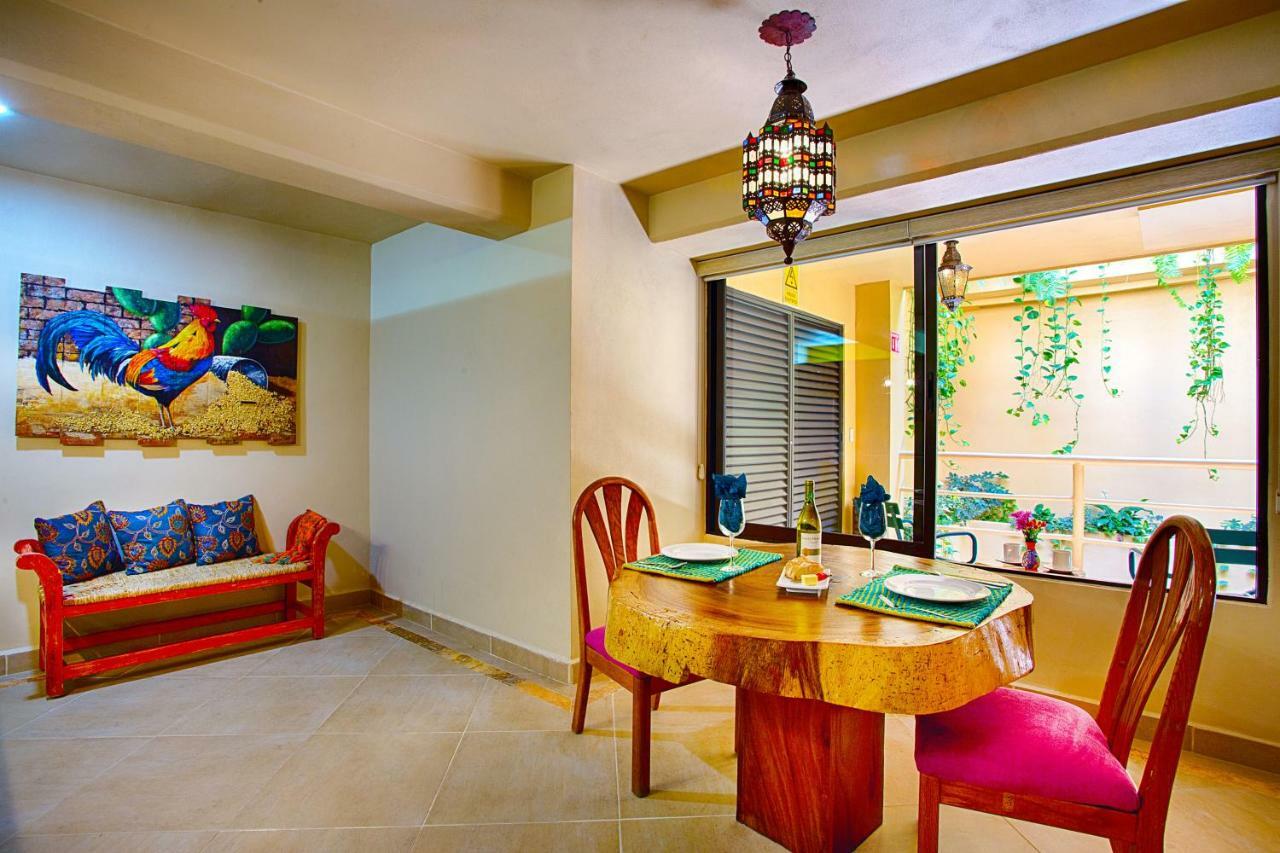 Vista Corona Luxury Hotel