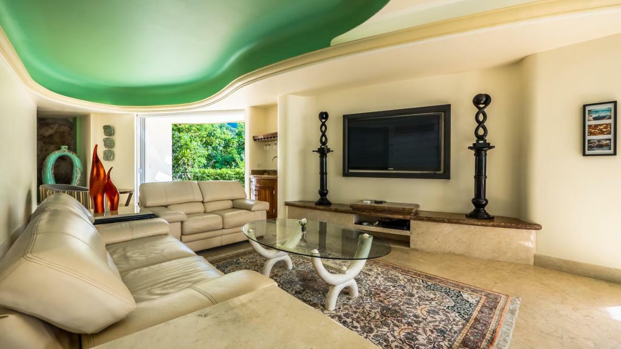 Luxury Frontage With Amazing Views For Rent Villa