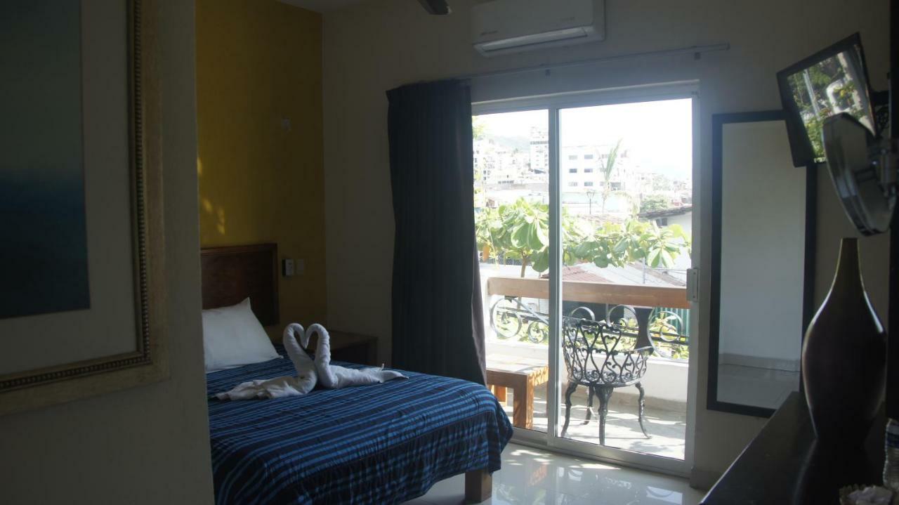 Hotel Casa Del Parque Vallarta 3*