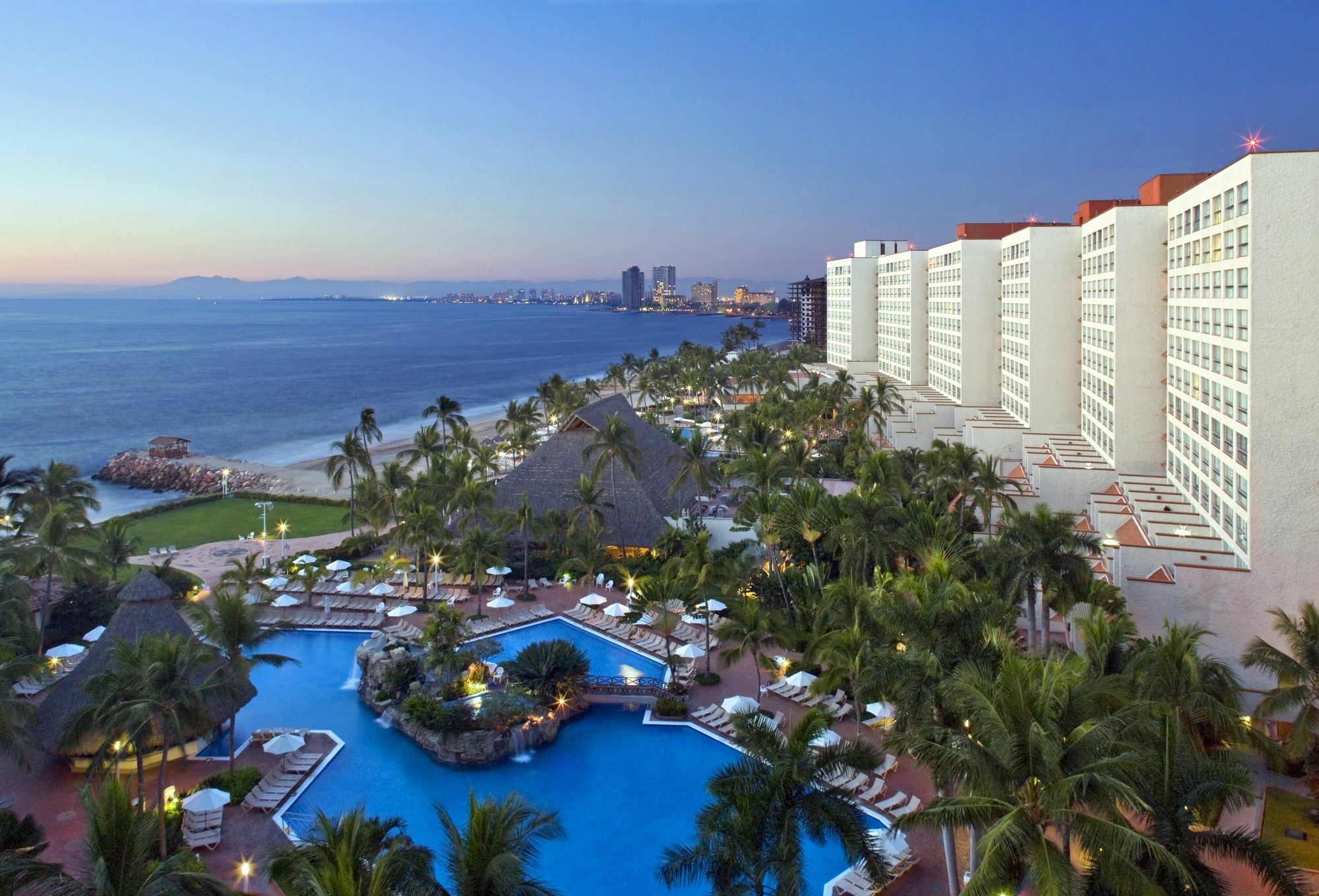 Hotel Sheraton Buganvilias Beach And - Malecon