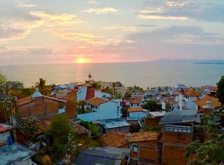 Sunset 5 Apartment *