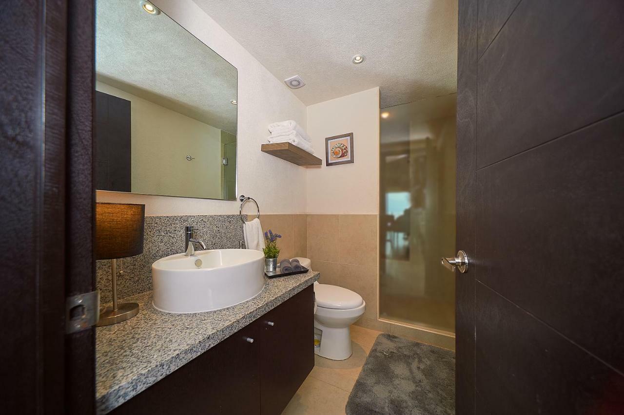 Luxury Ocean View One Bedroom Two Bathrooms