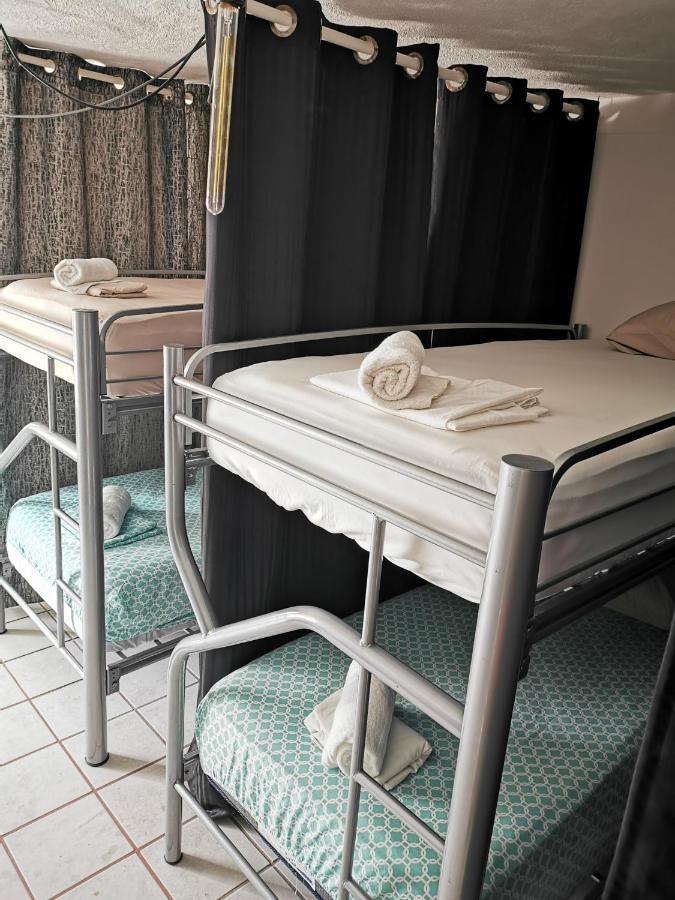 Hostel Vela Lounge & Pv - Male Only Puerto Vallarta