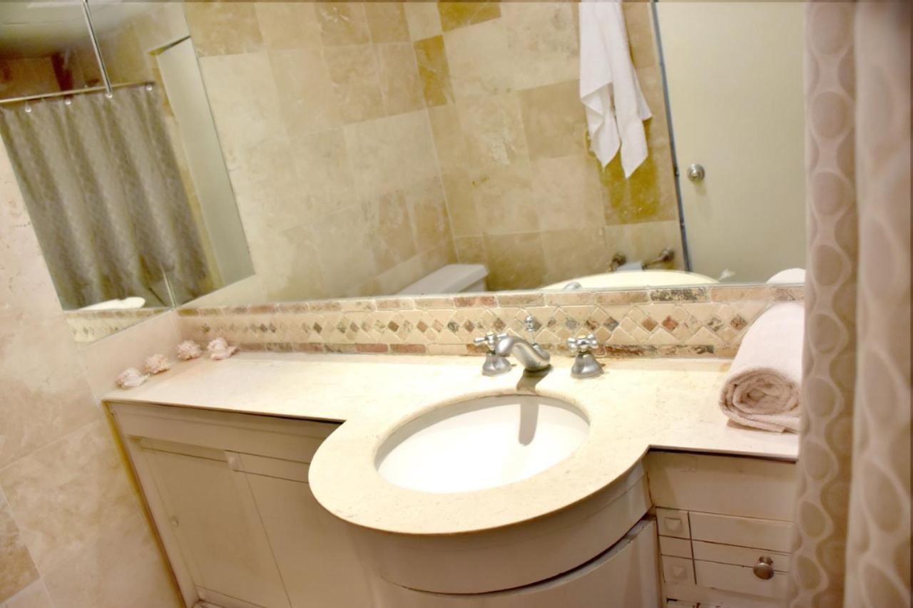Studio Plaza Marina Apartment