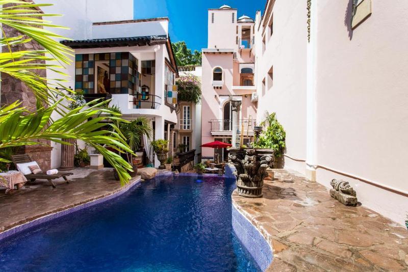 Bed & Breakfast Garlands Del Rio Riverside Boutique Hotel Puerto Vallarta