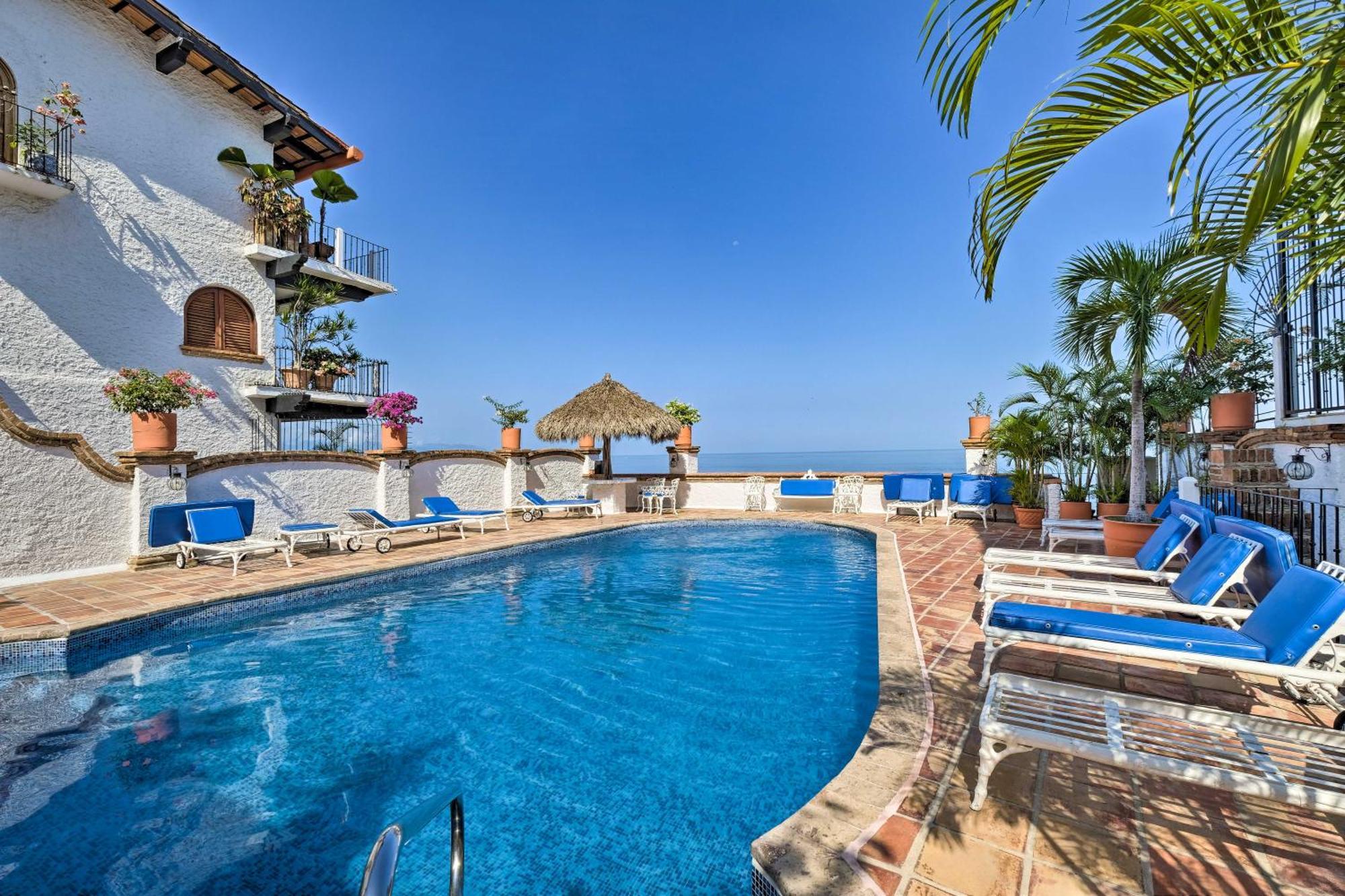 With Pool - Walk To La Playa! Puerto Vallarta