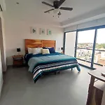 Mountain View Luxury Condo I Centrico