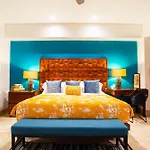 Fully Remodeled 12 Stories Up, First Floor Retreat