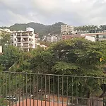 Penthouse Studio 2 Blocks From Los Muertos Beach